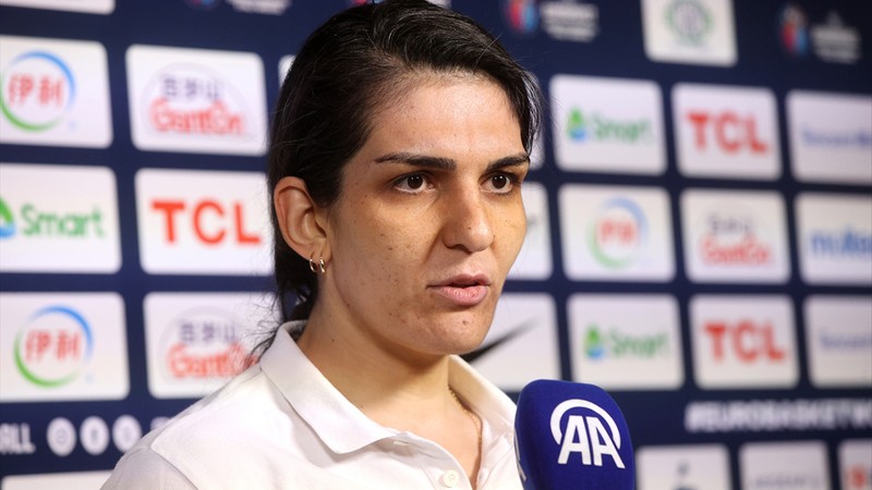Esra Ural Topuz, Yunanistan'daki zorlu atmosferde kazanacaklarına inanıyor