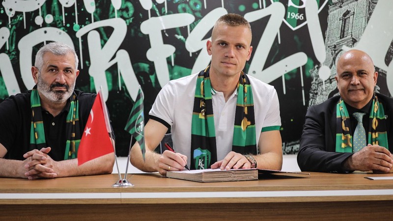 Kocaelispor, Jovanovic’i renklerine bağladı