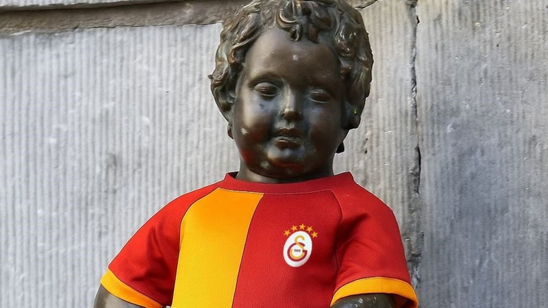 Galatasaray forması Belçika'daki Mannaken Pis heykeline giydirilecek
