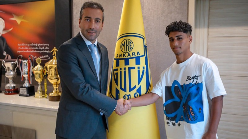 MKE Ankaragücü, 2 genç futbolcuyla profesyonel sözleşme imzaladı