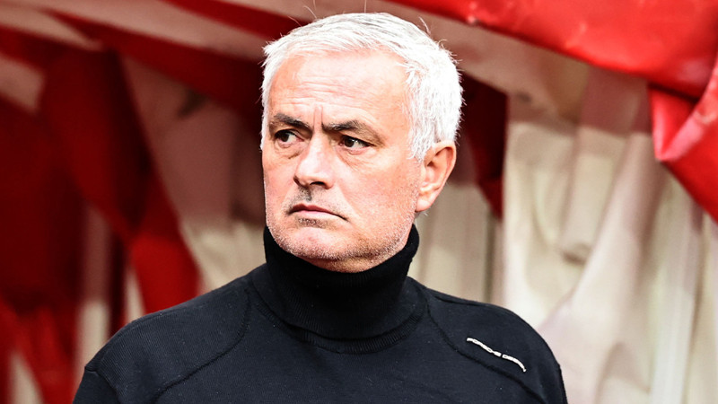 Mourinho önce kalmasını istedi şimdi 'gönderilsin' raporu verdi! Fenerbahçe'ye rekor gelir