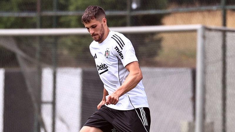 David Jurasek Beşiktaş'taki ilk antrenmanına çıktı
