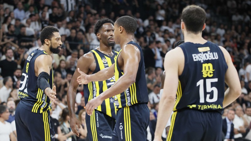 Fenerbahçe Beko'nun yıldızı Nigel Hayes-Davis Phoenix Suns'ta
