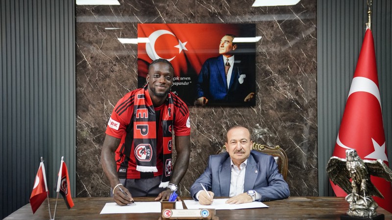 Gaziantep FK'ya Surinamlı stoper!