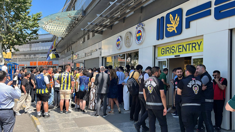 Fenerbahçe'den imza sürecine ilişkin açıklama: Sekreterliğe teslim edilecek!