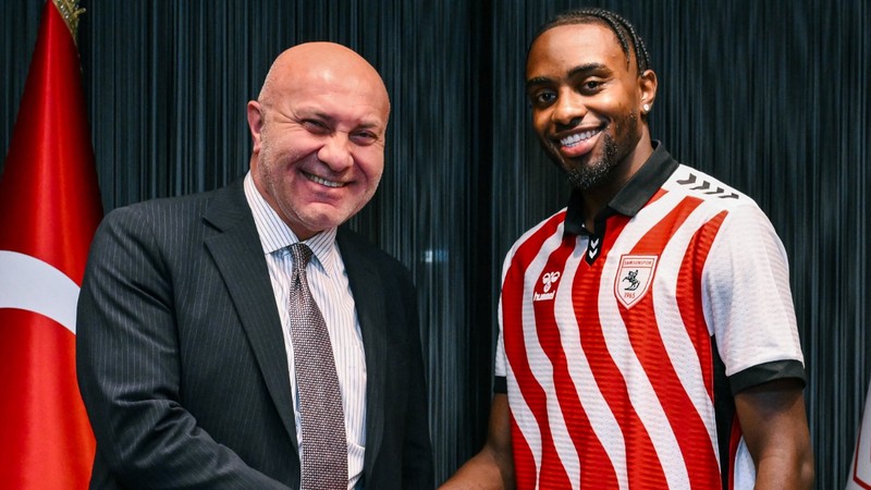 Samsunspor, Kongolu orta saha oyuncusu Antoine Makoumbou'yu transfer etti