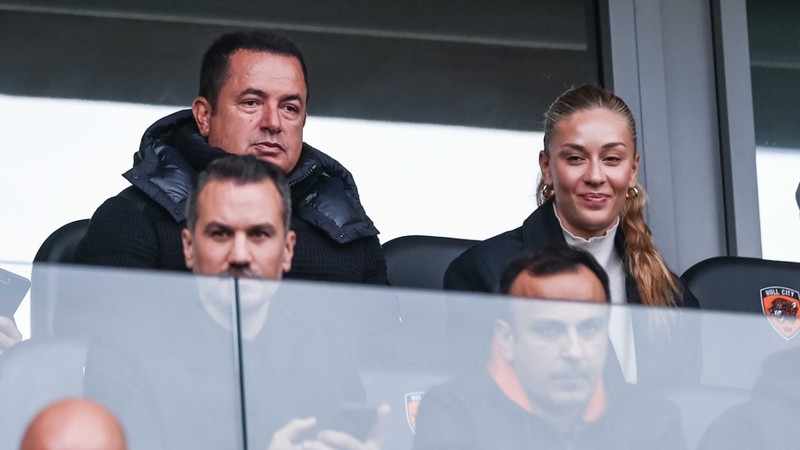 Acun Ilıcalı'nın sahibi olduğu Hull City'ye transfer yasağı geldi