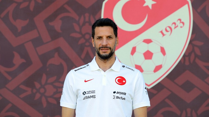 Hakan Balta, Vincenzo Montella'nın yardımcısı oldu