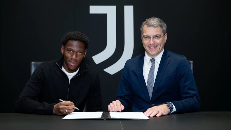 Juventus, Jonathan David'i açıkladı