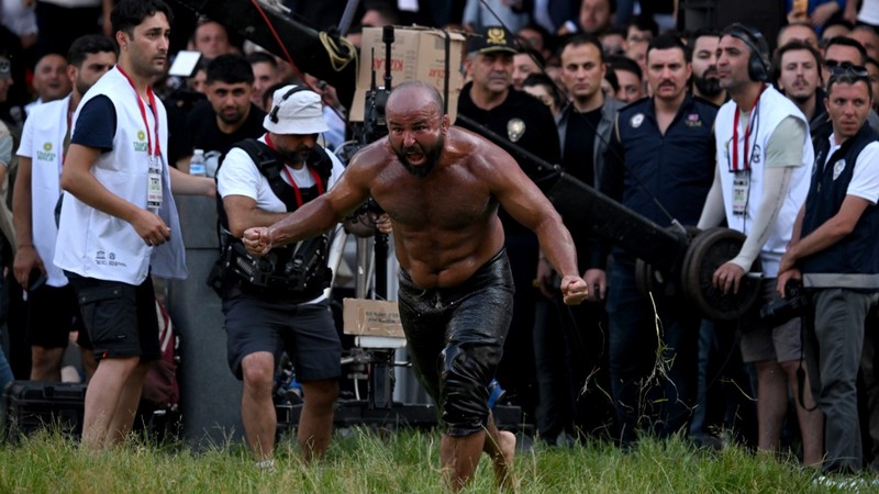 664. Tarihi Kırkpınar Yağlı Güreşleri'nde başpehlivanlığı Orhan Okulu kazandı