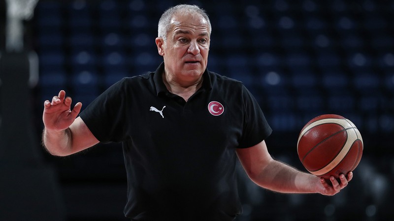 A Milli Kadın Basketbol Takımı'nda başantrenör Ekrem Memnun dönemi sona erdi