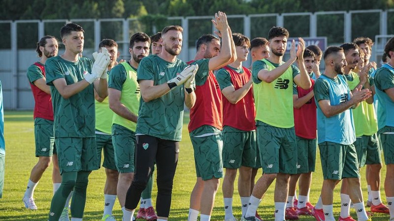Bursaspor yeni sezonu taraftarıyla açtı