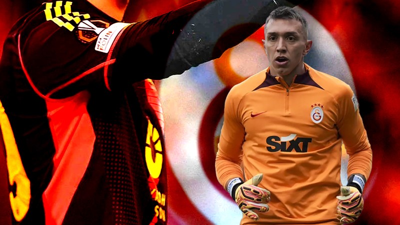 Yıldız isimden Galatasaray'a kötü haber! Muslera'nın yerine gelecekti ama...