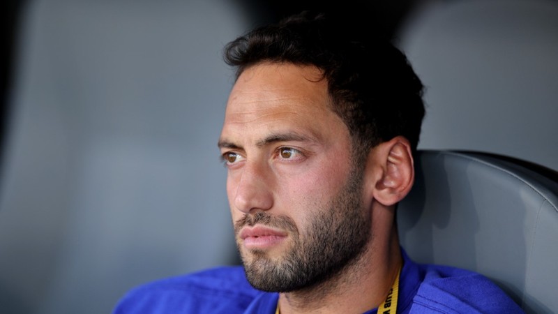 Bonservisi inmedi! Hakan Çalhanoğlu, Inter'de kaldı