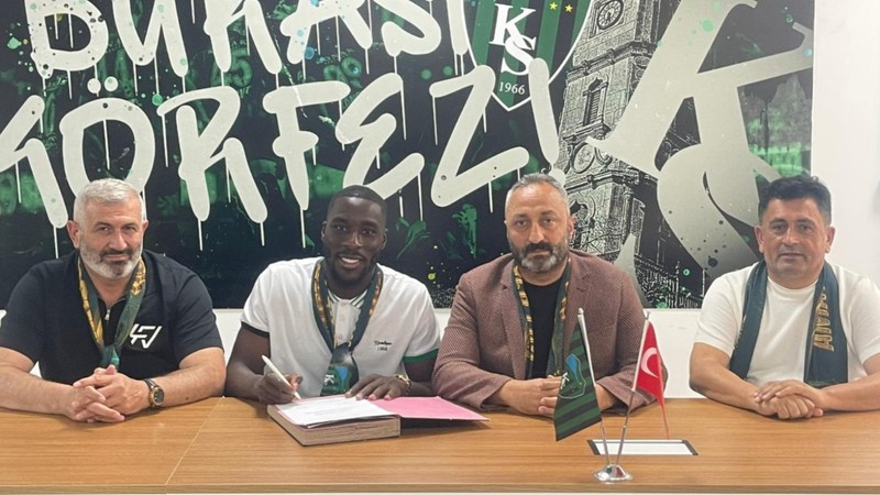 Kocaelispor, yeni sol beki Fransa'dan getirdi
