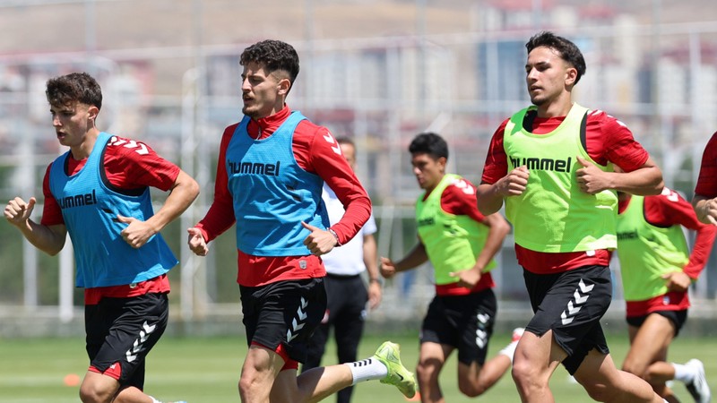 Sivasspor'un yeni sezon hazırlıkları sürüyor