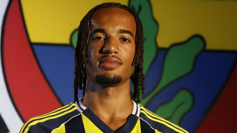 Fenerbahçe tarihinin dördüncü İngiliz futbolcusu Archie Brown