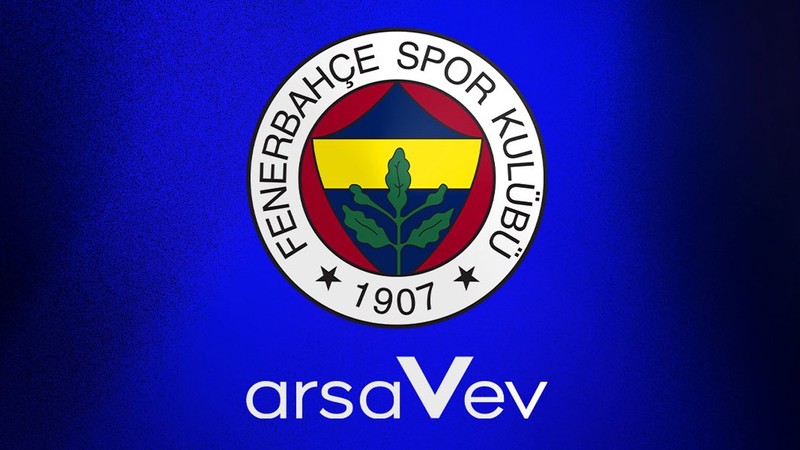 Fenerbahçe'de 17 futbolcu imzayı attı