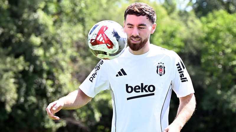 Orkun Kökçü, Beşiktaş formasıyla ilk idmanına çıktı