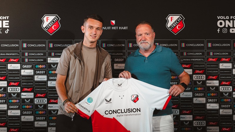 Wesley Sneijder'in oğlu Jessey, Utrecht ile profesyonel sözleşme imzaladı