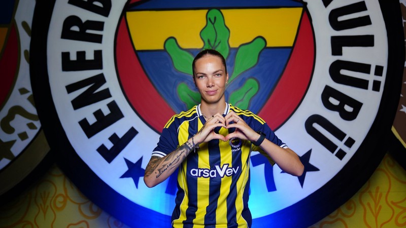 Galatasaray'da oynamıştı Fenerbahçe'ye dahil oldu