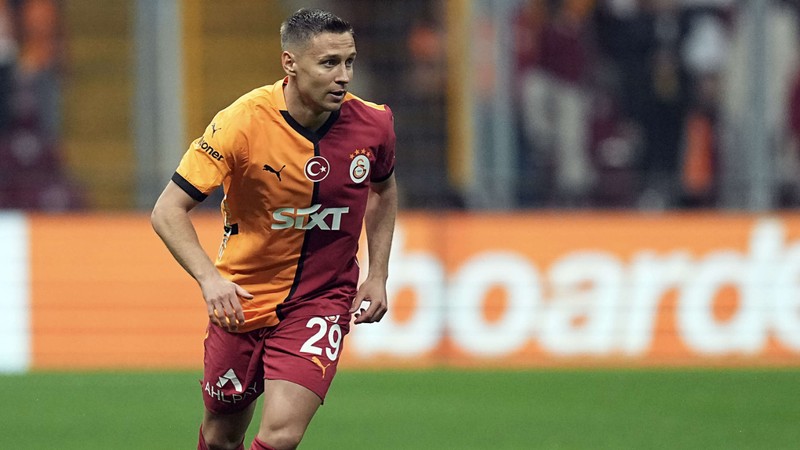 Frankowski yeniden Lens forması giyecek