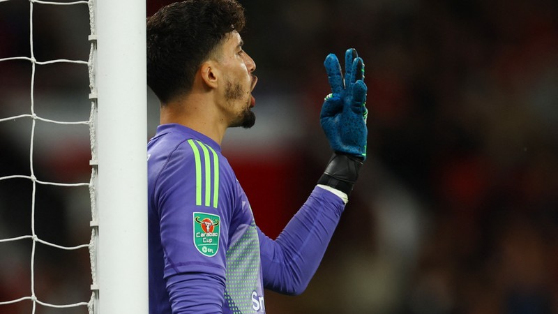 Manchester United Senne Lammens ile masaya oturdu Altay Bayındır takımdan ayrılmaya karar verdi