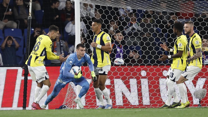 Fenerbahçe'de Amrabat'tan sonra Livakovic çıkmazı