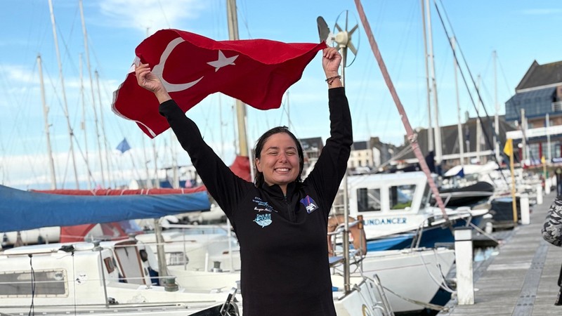 Bengisu Avcı 10 saatte 42 bin kulaç attı, Kuzey Kanalı’nı en hızlı geçen Türk oldu