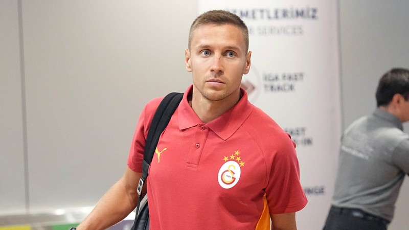 Galatasaray'a 6 ay önce transfer oldu şimdi veda ediyor! Çifte teklif