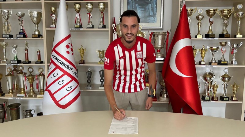 Ayvalıkgücü Belediyespor Furkan Kozhan ile anlaştı