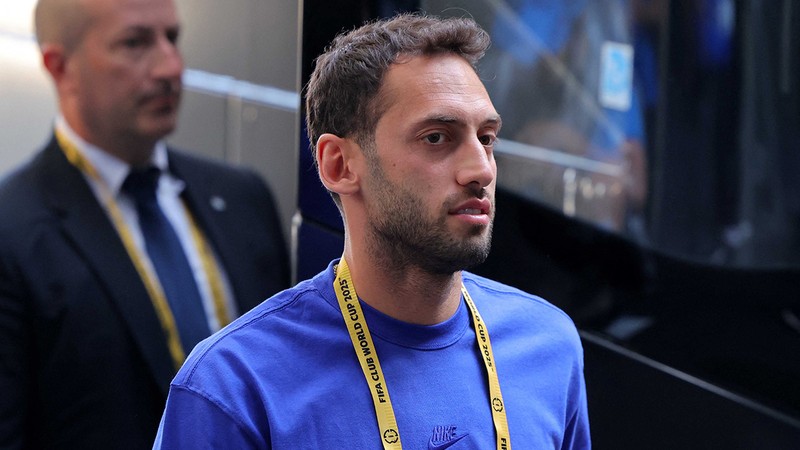 Hakan Çalhanoğlu sessizliğini bozdu: Geri dönmekten mutluyum, Inter'i çok özlemiştim