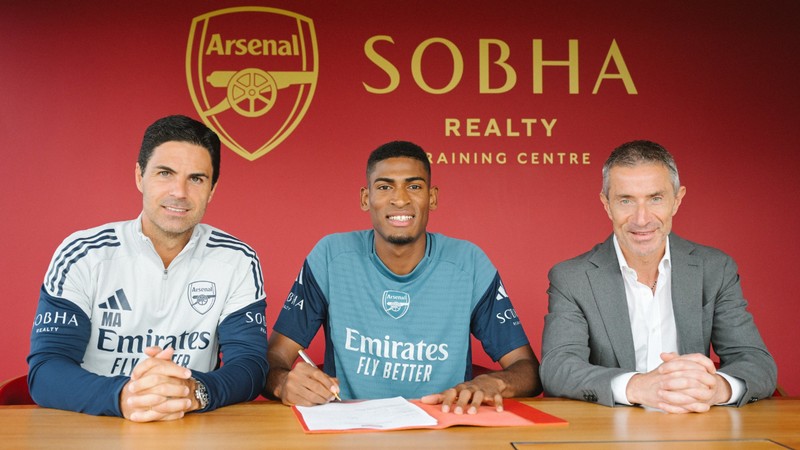 Arsenal 15 milyon euroya stoper aldı