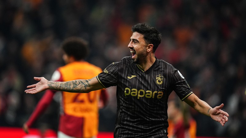 Ozan Tufan adım adım Lokomotiv Moskova'ya...