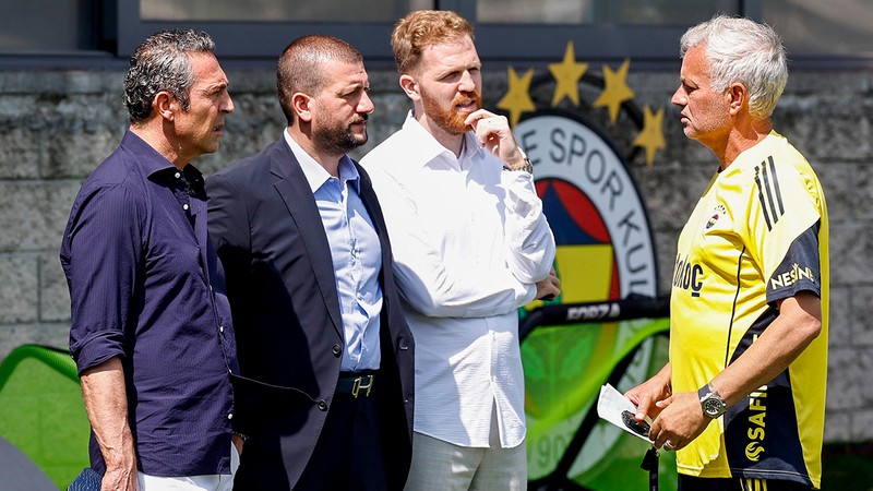 Fenerbahçe'den resmi transfer açıklaması: Jose Mourinho iki transfere onay verdi!