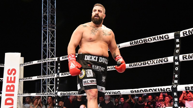WBC Asya Şampiyonu Umut Çamkıran, Cvetkov’u 2’nci rauntta devirdi