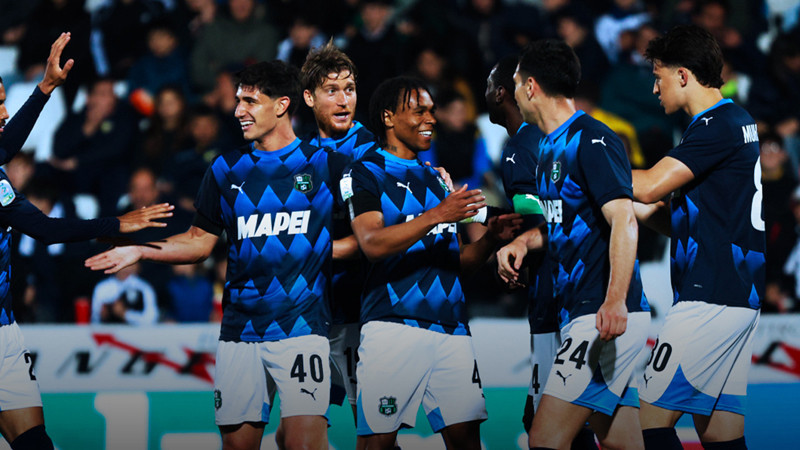 Ndoye Sunderland'e imza attı Lauriente Napoli'yle flörtleşmeye başladı