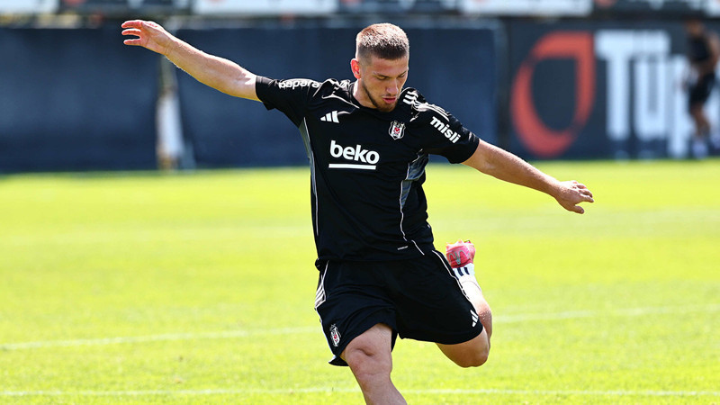 Cagliari ve Beşiktaş, Semih Kılıçsoy transferi için anlaşmaya vardı