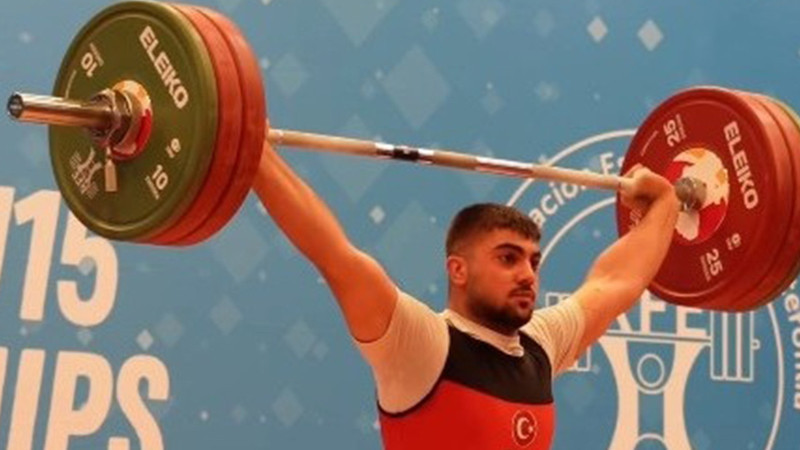 Şırnaklı halterci Sefkan Sümen Avrupa rekoru kırdı