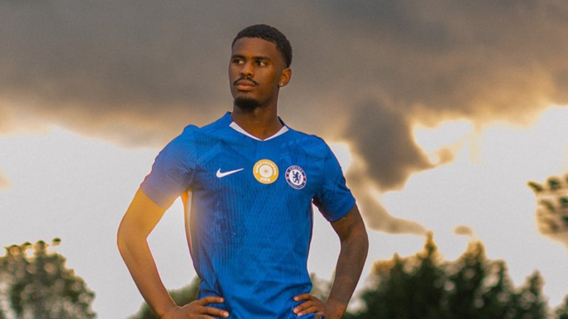Chelsea 19 yaşındaki sol beki 44 milyon euroya aldı