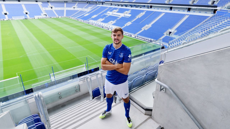 Everton Kiernan Dewsbury-Hall'u Chelsea'den kadrosuna kattı