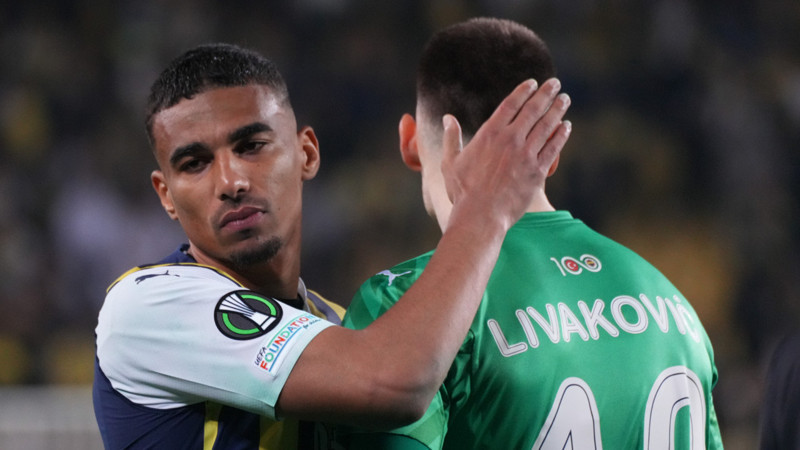 Fenerbahçe'nin yıldızı için 'bir tane bile talibi yok' demişlerdi! Premier Lig deviyle görüşmelere başladı