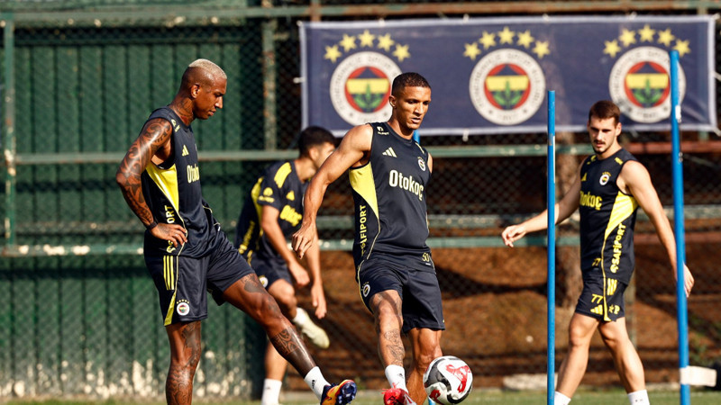 Fenerbahçe, Feyenoord ile yapacağı rövanş maçının hazırlıklarına ara vermeden başladı