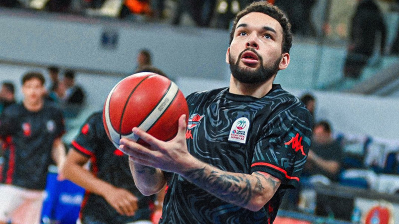 Karşıyaka Mike Moore ve Mike Moore'u kadrosuna kattı