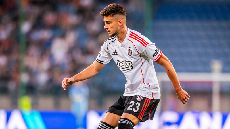 Ernest Muci, Beşiktaş'tan ayrılmak istemiyor!