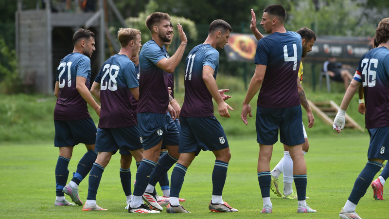 Fenerbahçe'nin kapısından döndüğü Niko Jankovic için 8 kulüp devrede