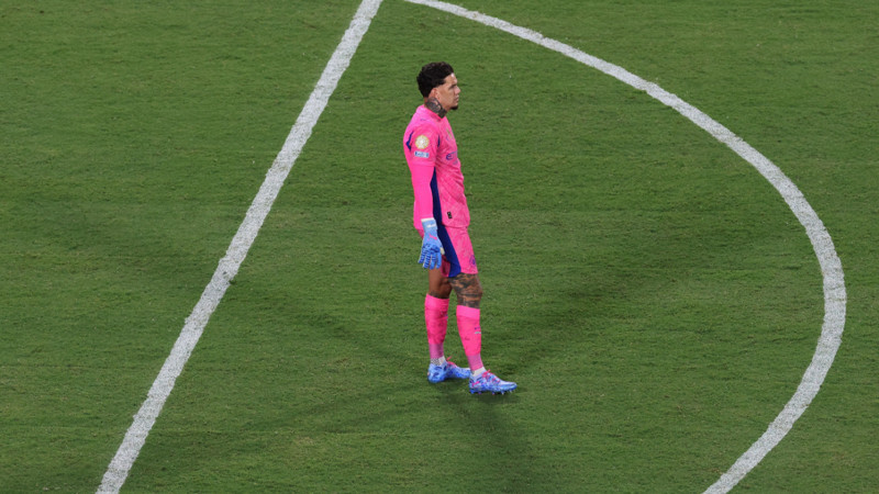 Galatasaray Ederson için Manchester City'e 10 milyon euro bonservis 6 milyon euro maaş teklif etti