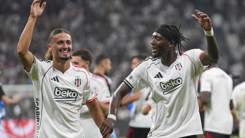 Beşiktaş taraftarı Ndidi ve Taylan Bulut'u beğendi