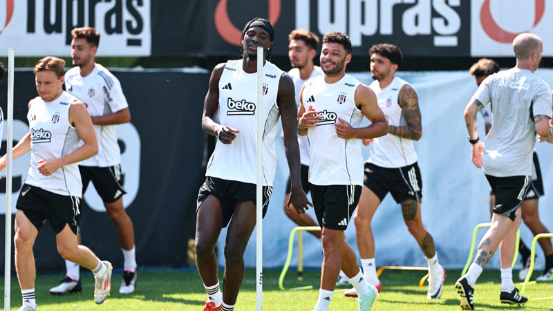 Beşiktaş'ta Alex Oxlade-Chamberlain'in sözleşmesi feshedildi
