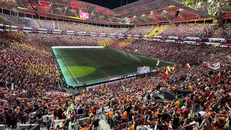 Bakanlığın Galatasaray'a açtığı dava, yönetmeliğe aykırı rapor sebebiyle yeniden görülecek